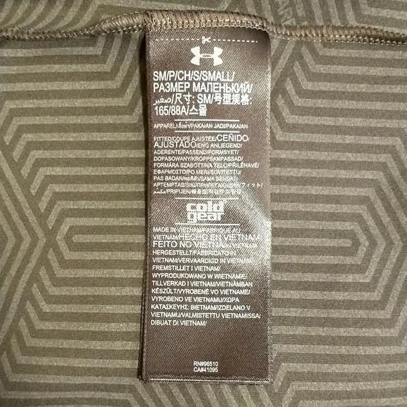 UA Fitted Coldgear 1/2 Zip Long Sleeve - Picture 6 of 10